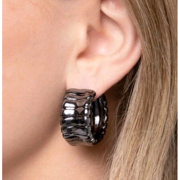 Paparazzi Seamless Sass Black Gunmetal Hoop Earrings Textured Hinge P5HO-BKXX-29 - Picture 2 of 9